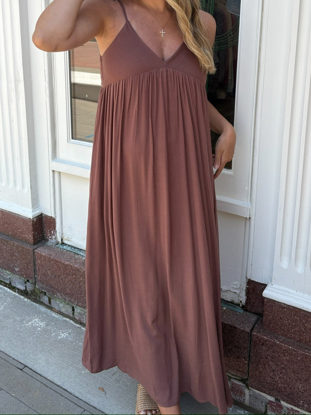 v-neck, midi brown dress 